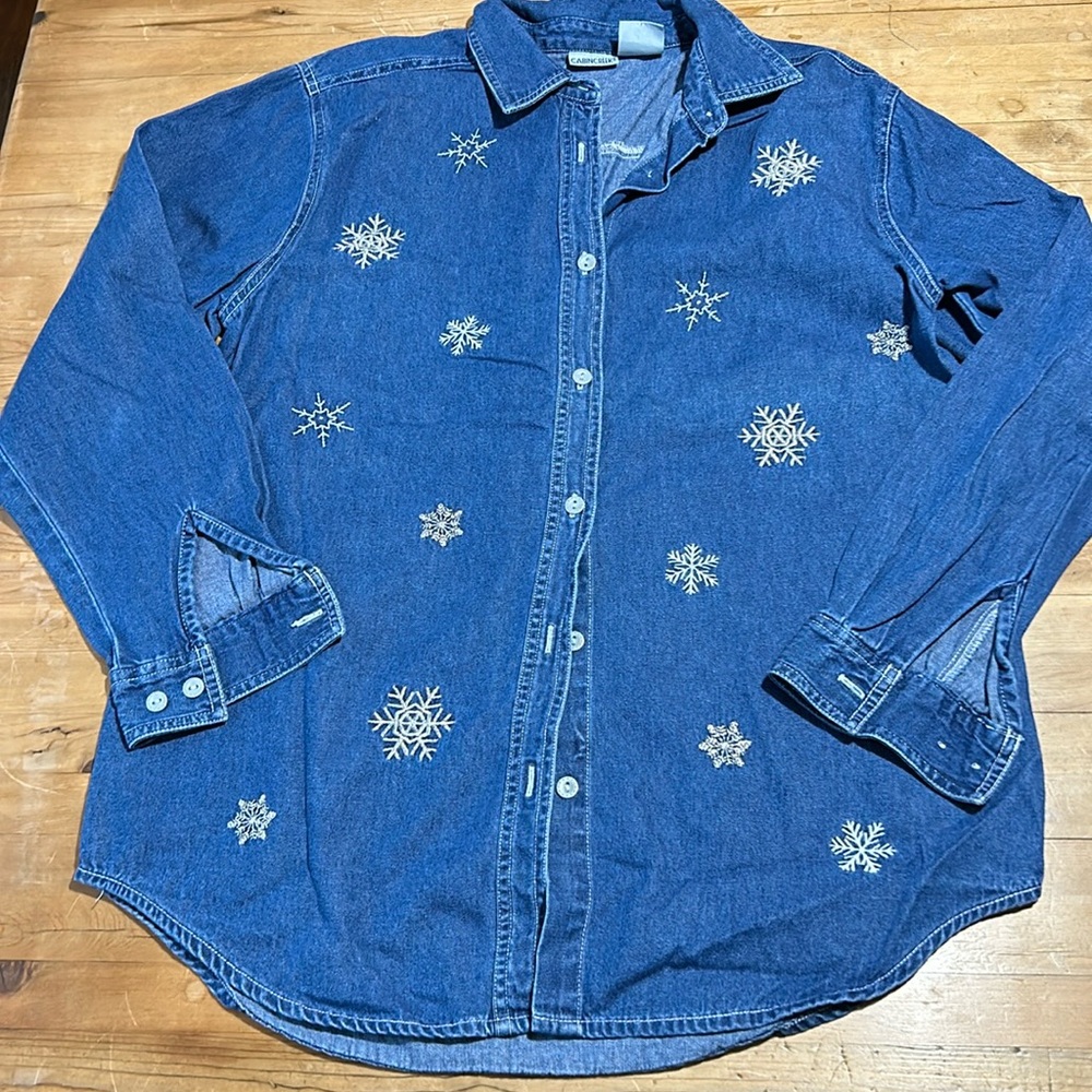 Cabin Creek Snowflake Embroidered Denim Shirt M